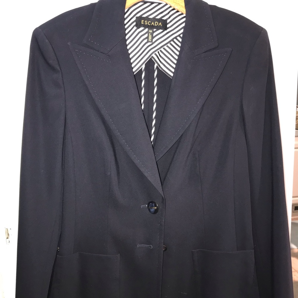Women’s escada blazer